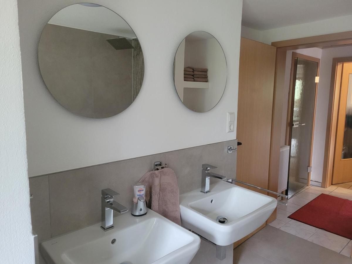 I24Rooms - Gaestezimmer Mit Eigenem Garten Legau Ngoại thất bức ảnh