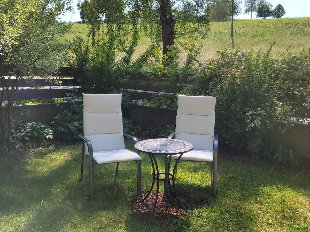 I24Rooms - Gaestezimmer Mit Eigenem Garten Legau Ngoại thất bức ảnh