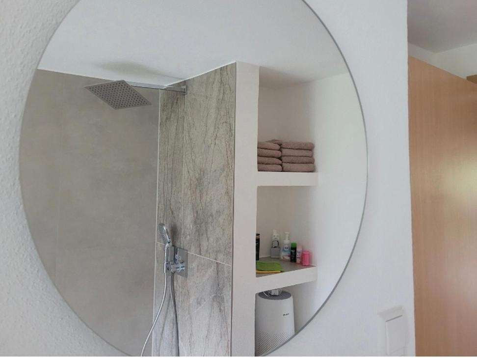 I24Rooms - Gaestezimmer Mit Eigenem Garten Legau Ngoại thất bức ảnh
