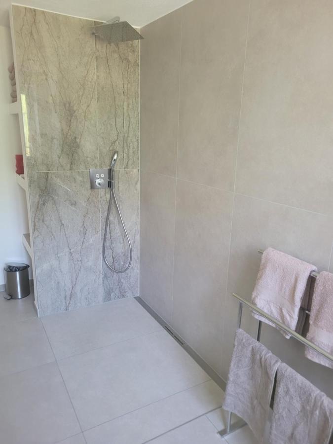I24Rooms - Gaestezimmer Mit Eigenem Garten Legau Ngoại thất bức ảnh