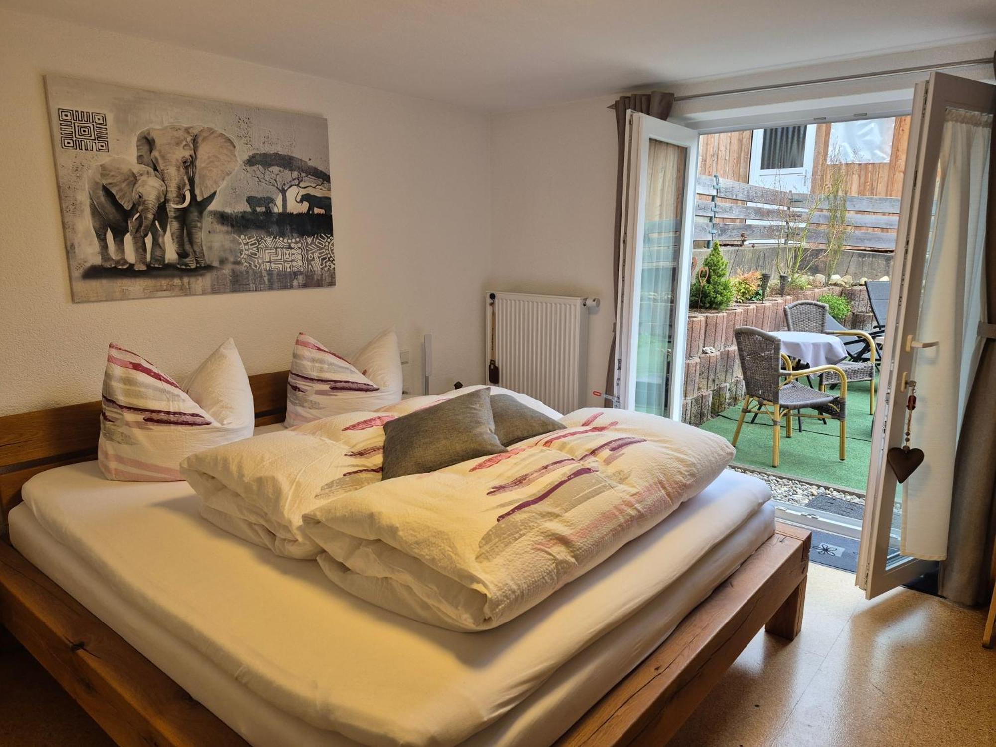 I24Rooms - Gaestezimmer Mit Eigenem Garten Legau Ngoại thất bức ảnh